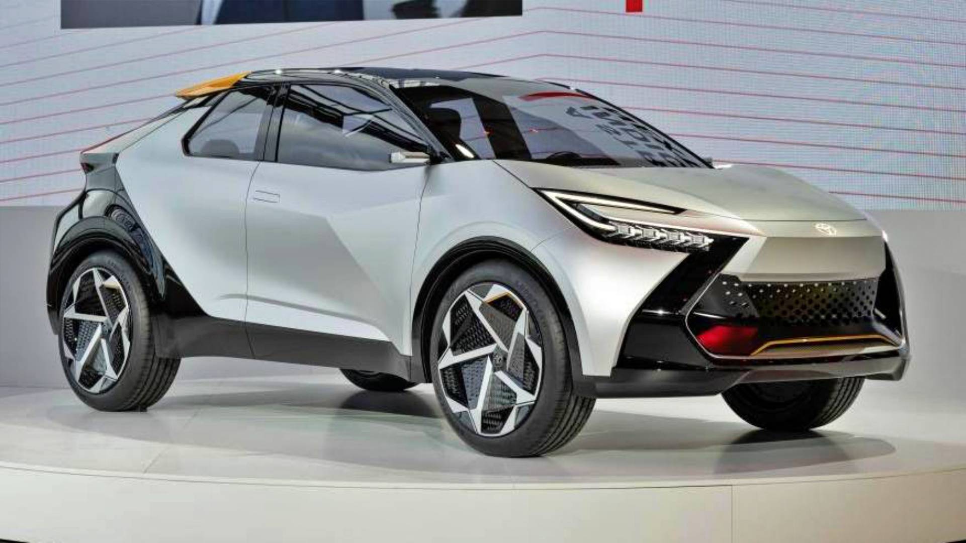 Toyota C-ΗR: Πρόγευση από το επόμενο μοντέλο