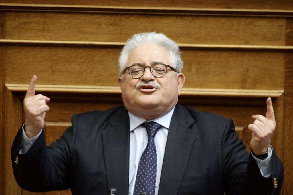 Ξανά «εκτός γραμμής» ο Τζαβάρας: Ο κ. Ντογιάκος δεν έχει καμία αρμοδιότητα για την ΑΔΑΕ