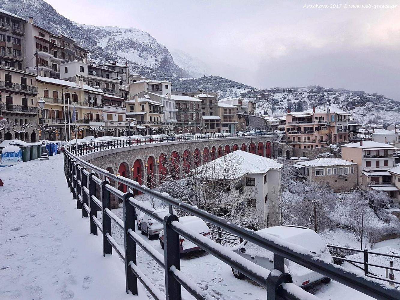 Παρνασσός: «Ντύθηκε στα λευκά» το βουνό μετά την χιονόπτωση