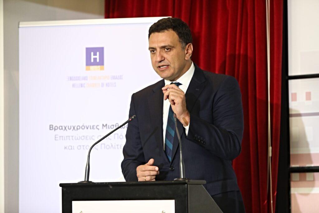 Βασίλης Κικίλιας.