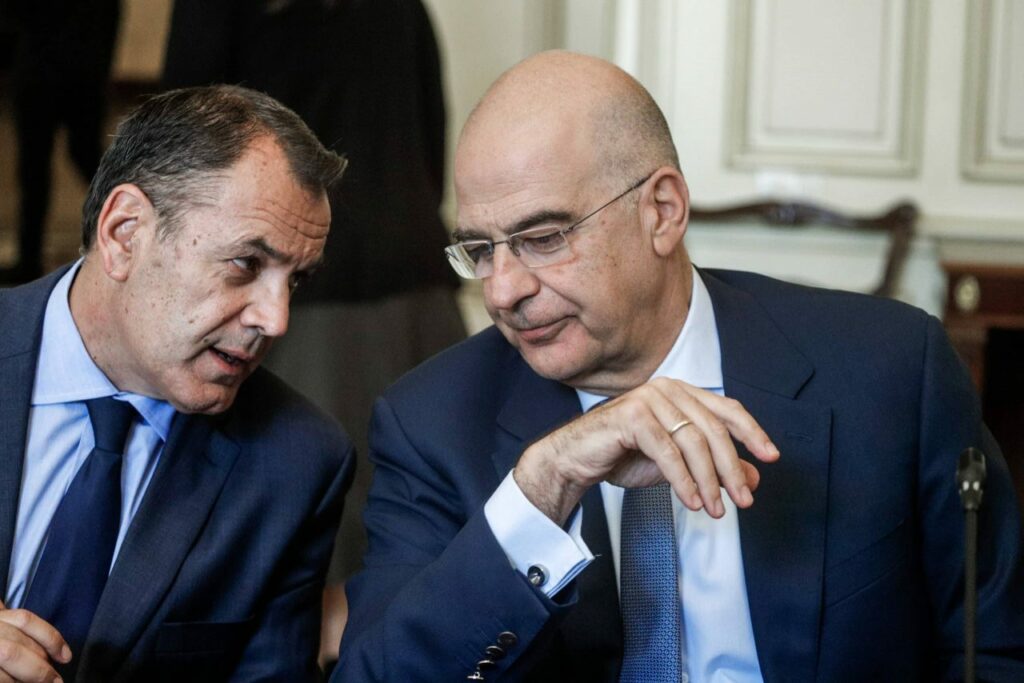 Προς συμφωνία μεταξύ κυβέρνησης - μεγάλων κομμάτων για παραμονή τόσο κατά την υπηρεσιακή κυβέρνηση, όσο και την μεταβατική μεταξύ πρώτων και δεύτερων εκλογών, των υπουργών Εξωτερικών Ν. Δένδια και Άμυνας Ν. Παναγιωτόπουλου!