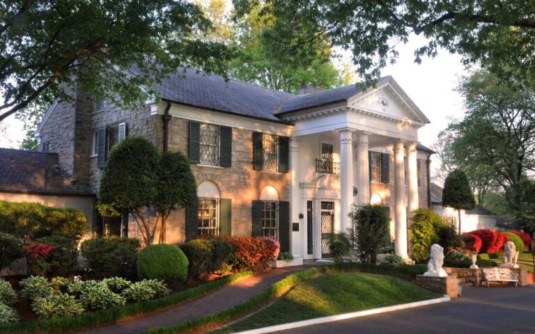 H Graceland του Elvis θα μείνει στην οικογένεια