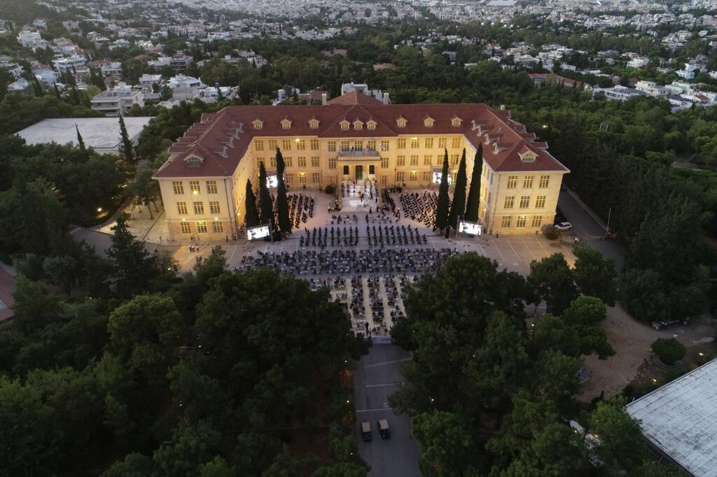 Κολλέγιο Αθηνών: Άνδρας μπήκε με μαχαίρι – Ισχυρές αστυνομικές δυνάμεις στο σημείο