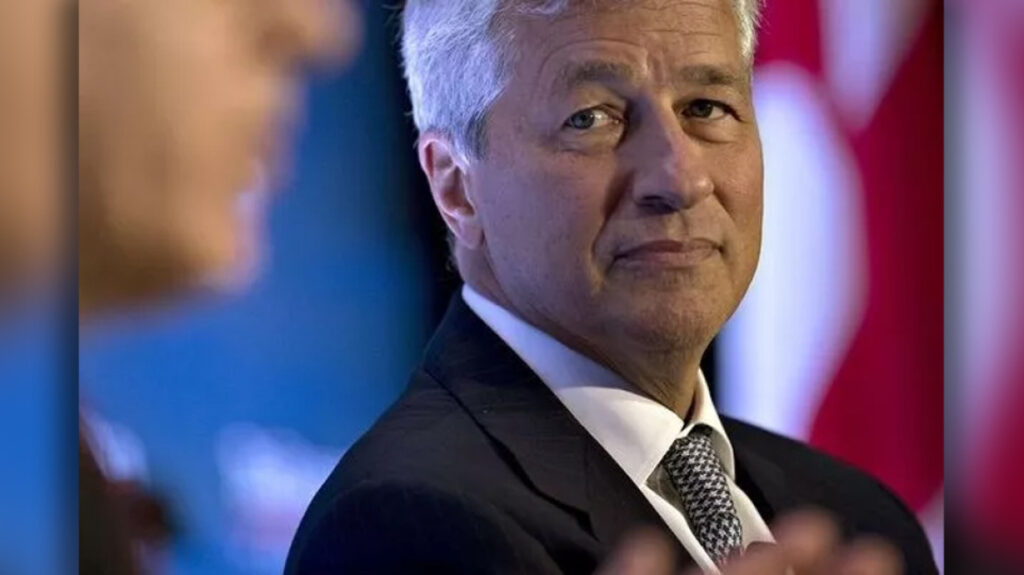 Ντίμον: Tα επιτόκια της Fed θα αυξηθούν πάνω από 5%