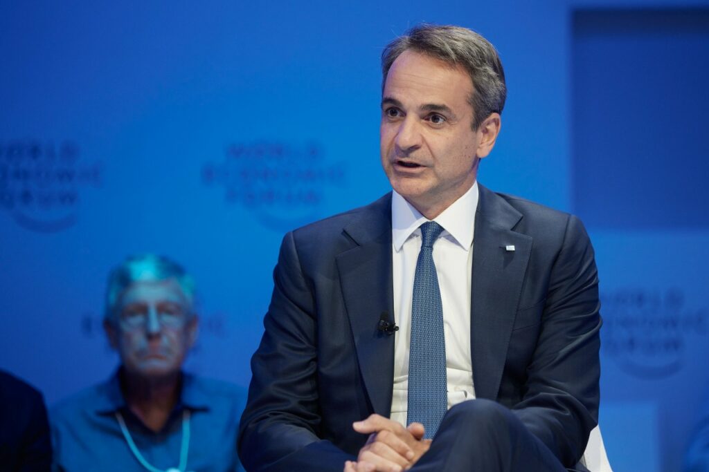 Επαφές Μητσοτάκη στο Νταβός με BlackRock, Summers: Η Ελλάδα έχει γυρίσει σελίδα