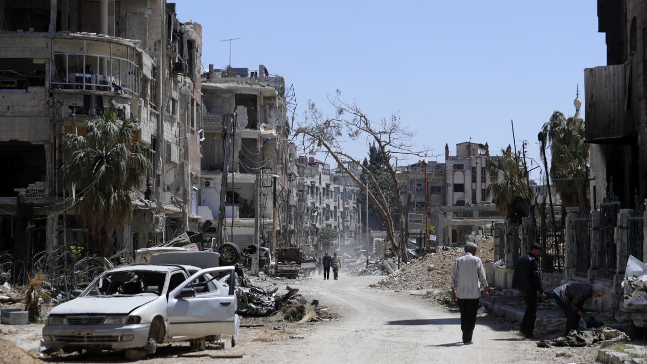 Συρία: Επτά νεκροί σε αεροπορική επιδρομή εναντίον φορτηγών που μετέφεραν όπλα