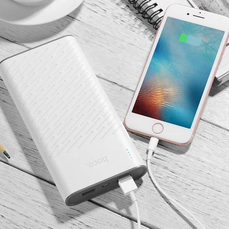 Πάτρα: Φόρτιζε το κινητό του με power bank και πήρε φωτιά