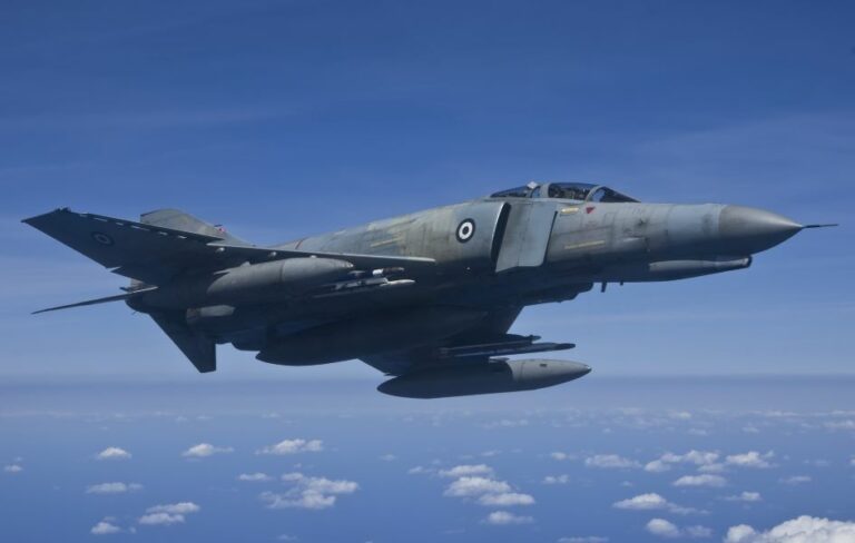 Μαχητικό F-4 έπεσε στη θάλασσα νότια της Ανδραβίδας