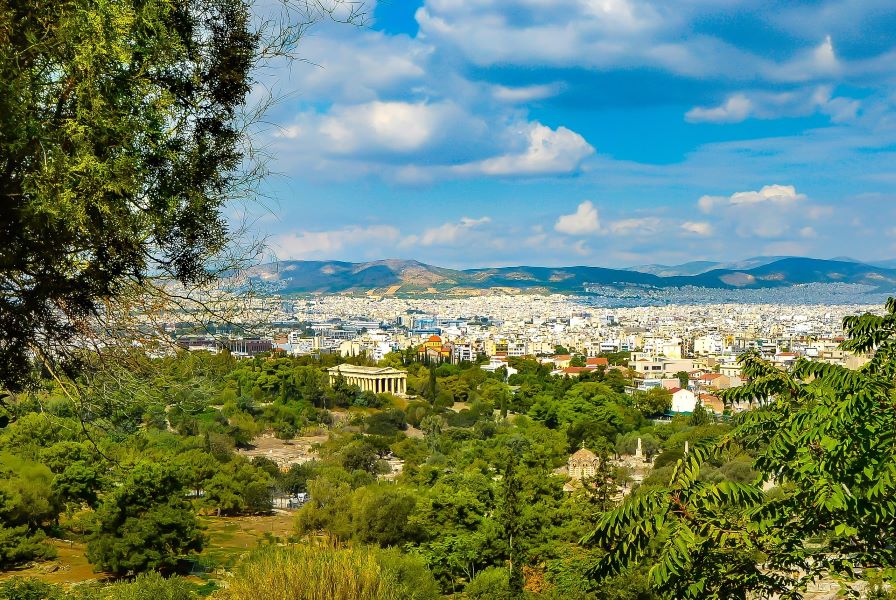 «Ανοιξιάτικος» ο καιρός σήμερα - Επιμένουν οι υψηλές για την εποχή θερμοκρασίες