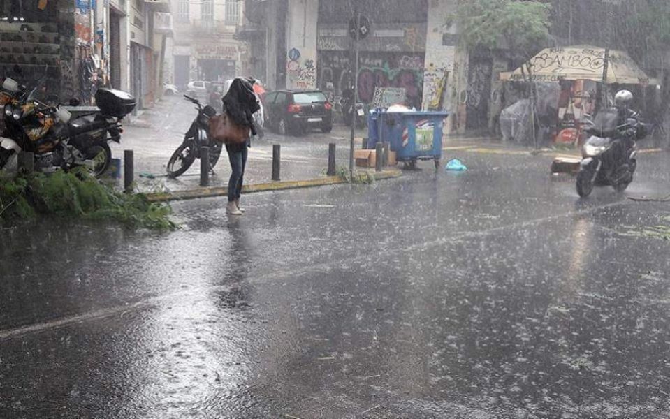 Καιρός: Σε εξέλιξη η «μίνι» κακοκαιρία - Σε ποιες περιοχές θα εκδηλωθούν έντονα φαινόμενα