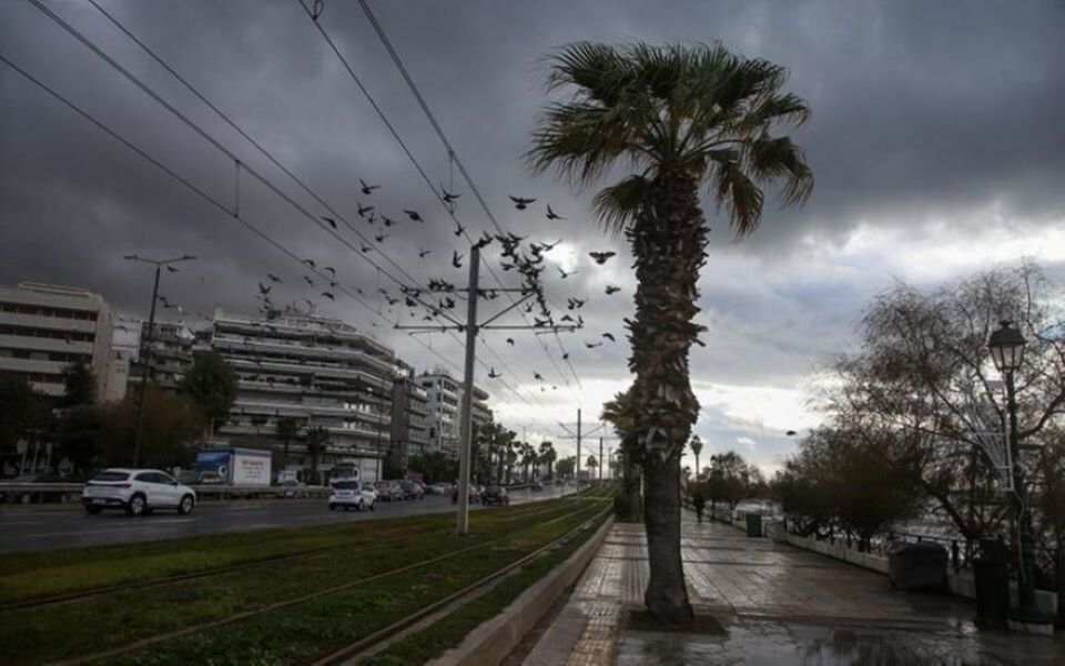 Καιρός: Τσουχτερό κρύο, καταιγίδες, χιόνια και θυελλώδεις άνεμοι σήμερα