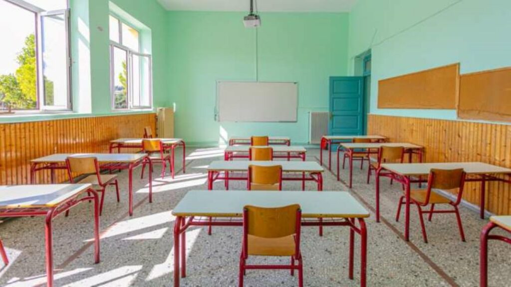 Κεραμέως: Καμία εισήγηση για κλείσιμο των σχολείων ή υποχρεωτική χρήση μάσκας