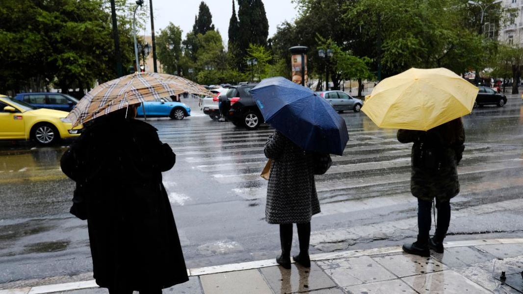 Καιρός: Πτώση της θερμοκρασίας, βροχές και καταιγίδες σήμερα