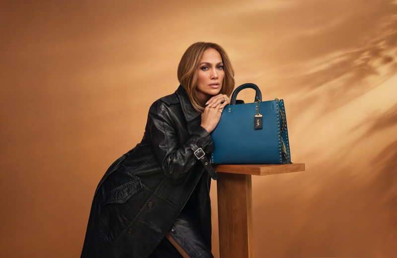 230113163257_Jennifer-Lopez-Coach-Fall-2022-Campaign02