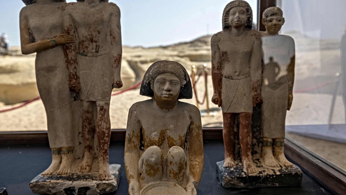 Αίγυπτος, ταφές αυλικών της ΙΓ’ Δυναστείας.