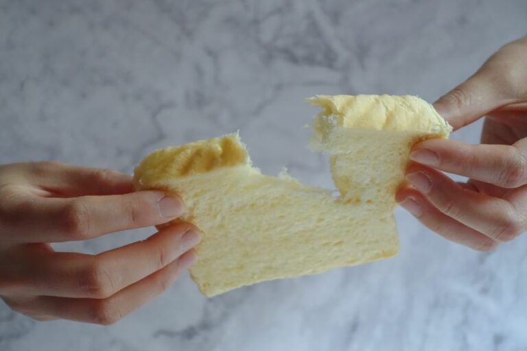 Συσκευασμένα ψωμιά και δημητριακά συνδέονται με κίνδυνο καρκίνου σύμφωνα με νέα έρευνα