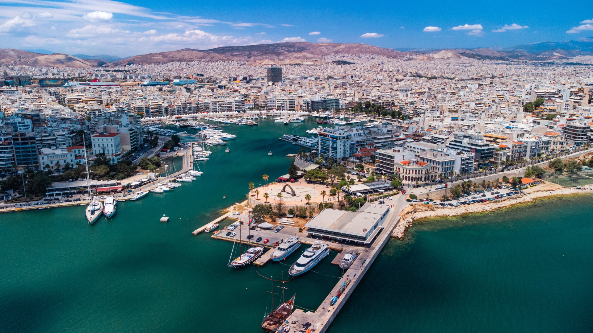 Που θα γίνουν τα 4 νέα ξενοδοχεία στο Λιμάνι του Πειραιά