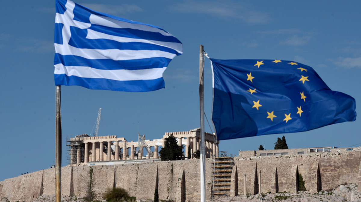 Economist: Η Ελλάδα ανέβηκε 9 θέσεις στον «δείκτη δημοκρατίας» - «Αποκαθίσταται η εμπιστοσύνη των πολιτών στην χώρα τους»