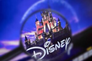 Disney: Πώς επηρεάζεται η εταιρεία από τον «πόλεμο» των μετόχων