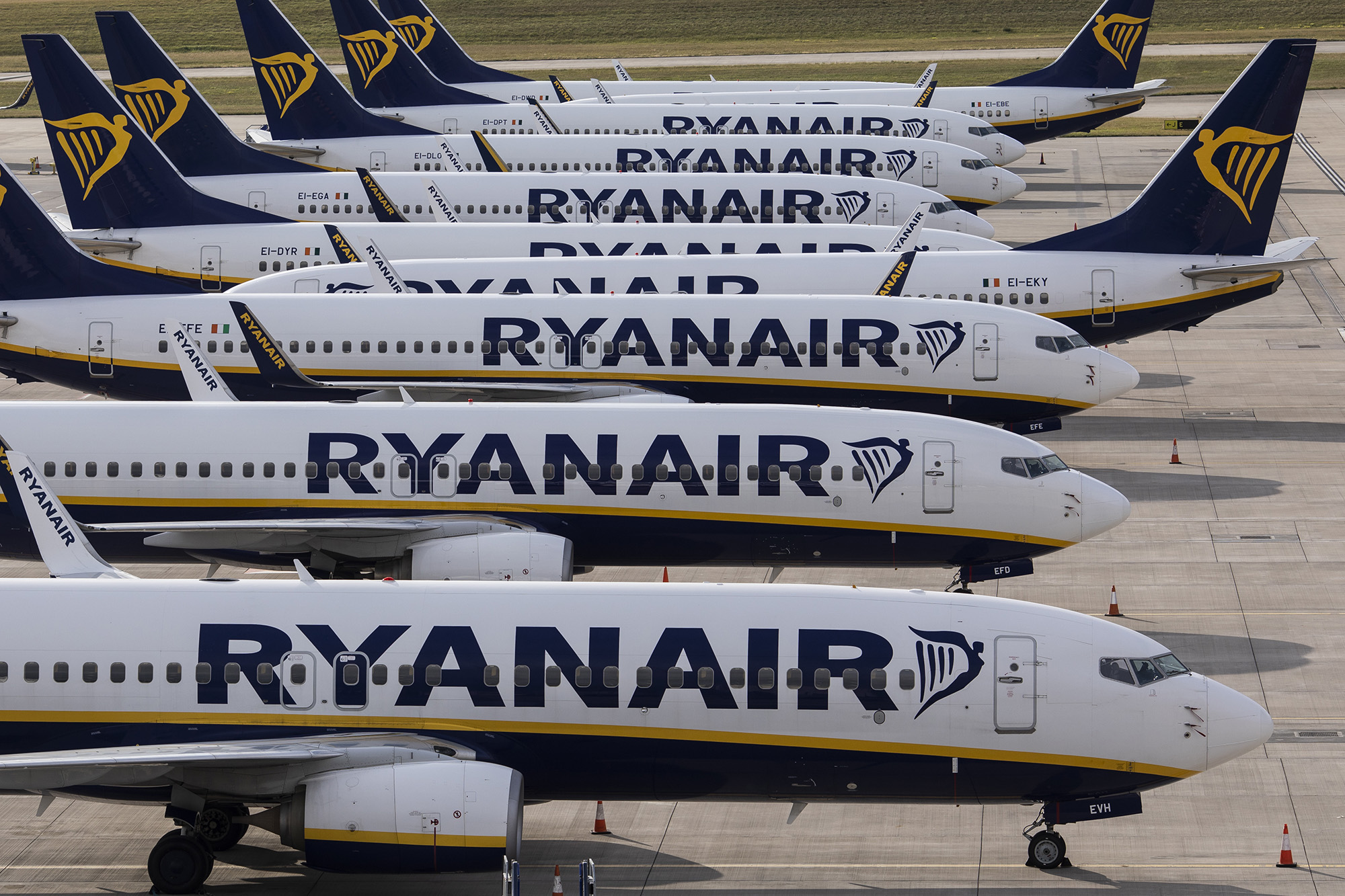Ryanair: Έρχεται το τέλος στα πολύ φθηνά εισιτήρια