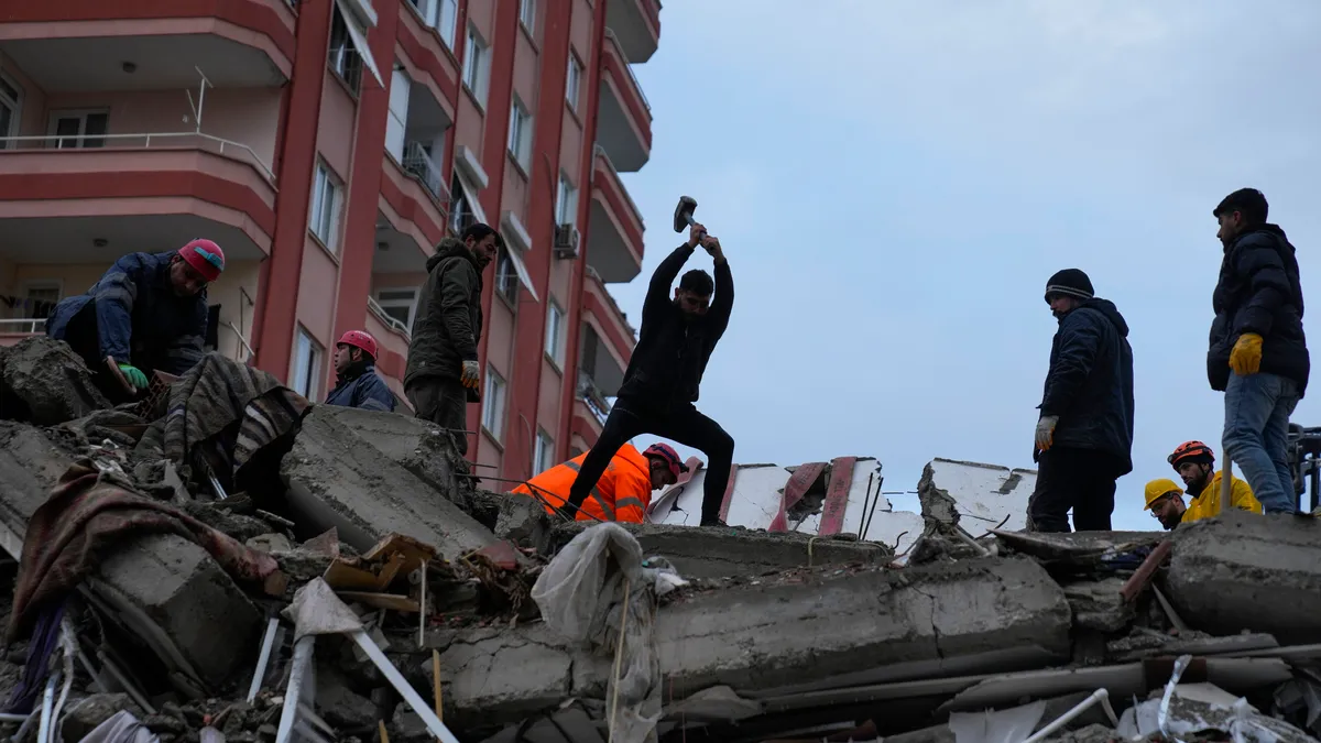 Σεισμός: Στη Σανλιούρφα "όλοι φοβούνται"
