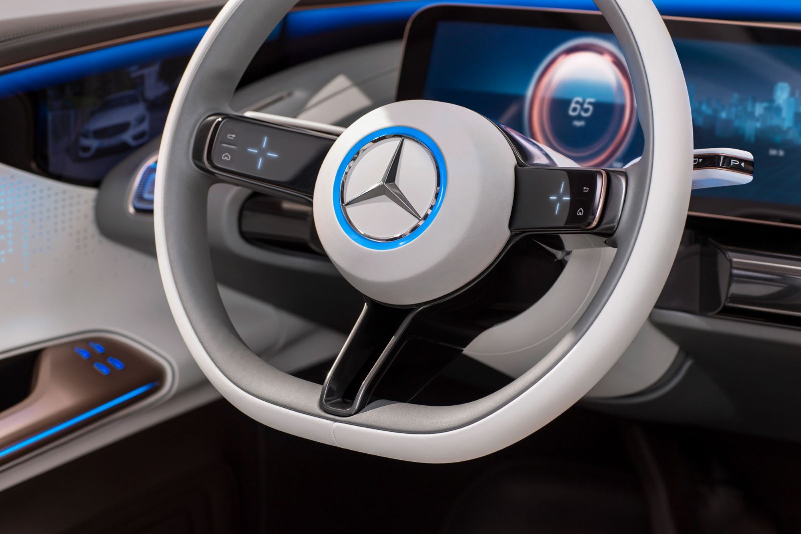 230207120303_Mercedes-Benz-Generation-EQ-interior
