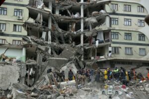Fitch: Έως και 4 δισ. δολ. οι ζημιές από τον καταστροφικό σεισμό στην Τουρκία