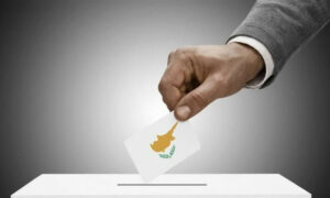 Κύπρος: Εντείνονται οι διεργασίες ενόψει του δεύτερου γύρου των εκλογών