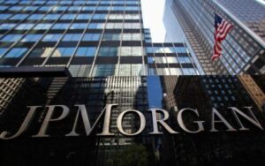 JP Morgan: Οverweight για Ελλάδα, top pick η Alpha Bank