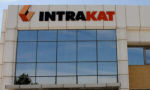 Το 3,8% της INTRAKAT ελέγχει πλέον μέσω της Adamas Group ο Δημήτρης Κούτρας, κατέχοντας έμμεσα 6.100.610 μετοχές και δικαιώματα ψήφου, από ποσοστό 8,13% πριν την αύξηση του μετοχικού κεφαλαίου της εταιρείας.