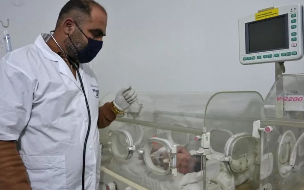 Σεισμός στην Τουρκία: Χιλιάδες αιτήματα για υιοθεσία του μικρού κοριτσιού που γεννήθηκε κάτω απ