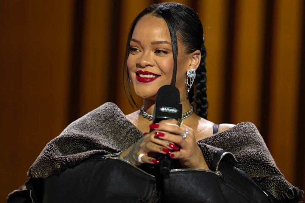 230210113046_rihanna