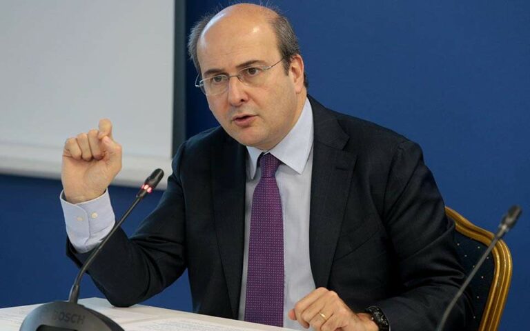 Χατζηδάκης: «Βούληση μας να υπάρξει μια σημαντική, αλλά και μια δίκαιη αύξηση των μισθών»