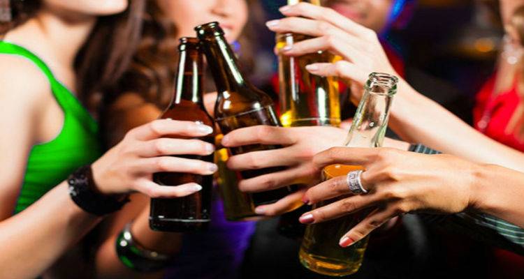 128 δισ. ευρώ δαπάνησαν οι Ευρωπαίοι για αλκοόλ