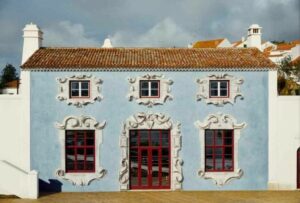 Christian Louboutin: To πρώτο ξενοδοχείο του ανοίγει στην Πορτογαλία