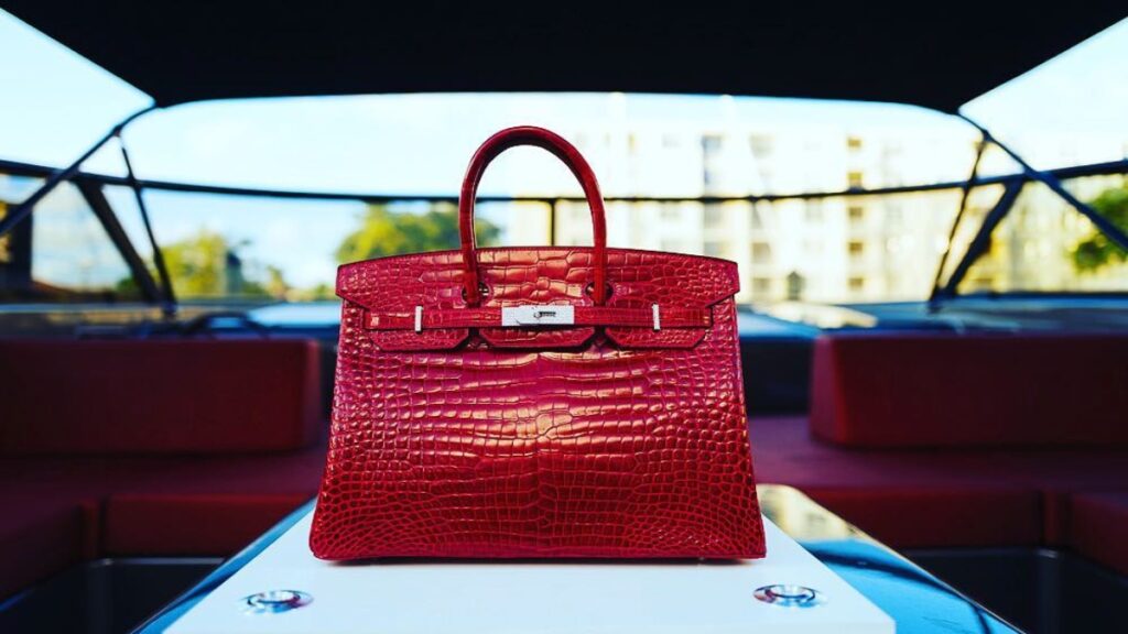 Sotheby’s: Δημοπρασία εκατομμυρίων για τη συλλογή Hermes του Τζόζεφ Λάου