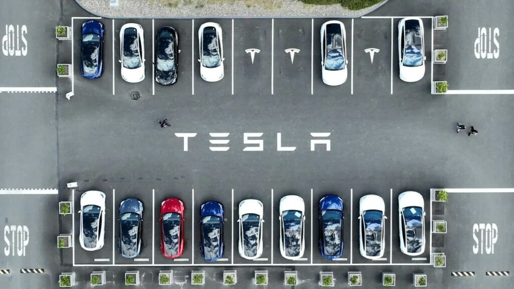 Sell off στην Tesla - «Βουτιά» για τις πωλήσεις σε ΕΕ και Ηνωμένο Βασίλειο