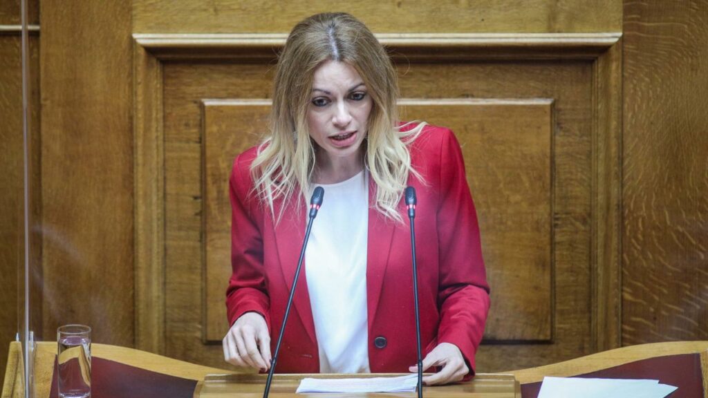 Ανεξαρτητοποιήθηκε και από την ΚΟ του ΣΥΡΙΖΑ η Αγγελική Αδαμοπούλου