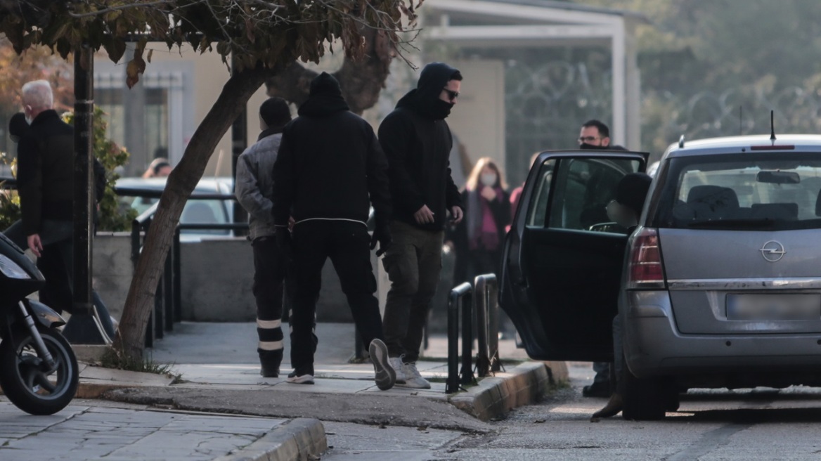 Κολωνός: Προφυλακίστηκαν οι 4 από τους 5 συλληφθέντες