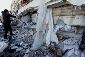Σεισμός στην Τουρκία: «Πάρε βαθιά αναπνοή» - Ο χρόνος και τα χρήματα τελειώνουν για τις επιχειρήσεις διάσωσης
