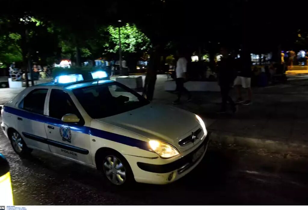 Συγκέντρωση ηθοποιών έξω από το Εθνικό Θέατρο – Κλειστή η Αγ. Κωνσταντίνου