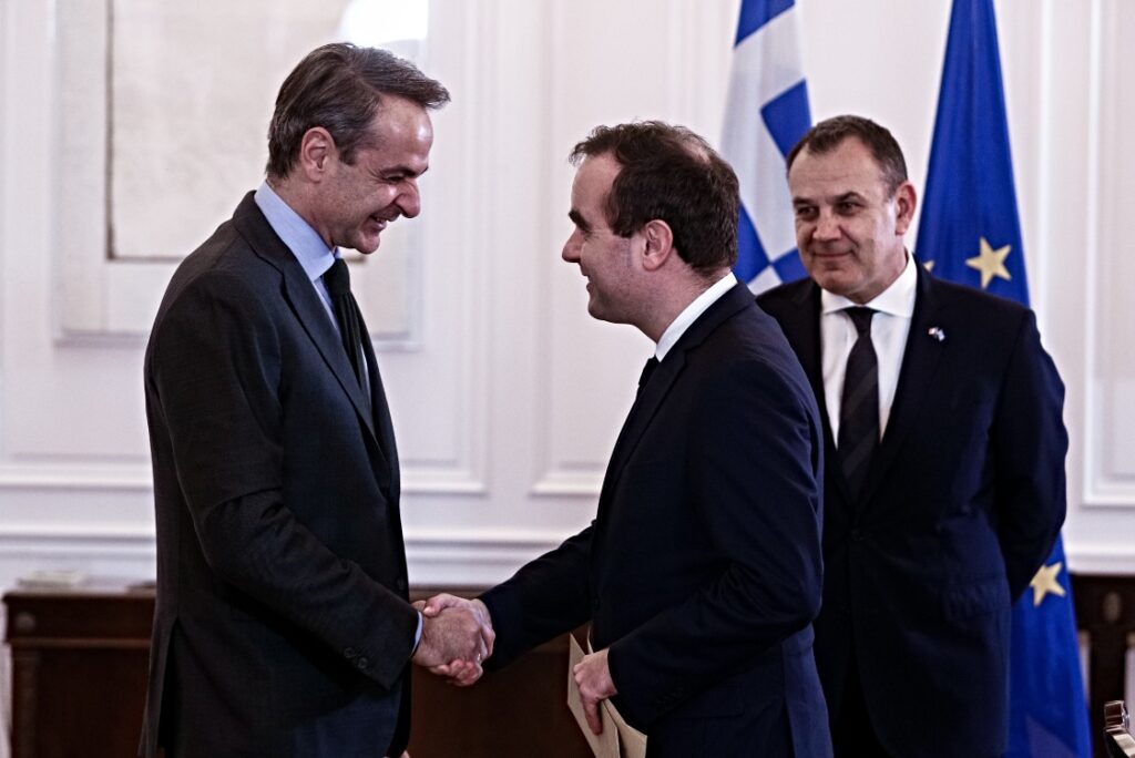 Κυριάκος Μητσοτάκης, Νίκος Παναγιωτόπουλος, Σεμπαστιέν Λεκορνού.
