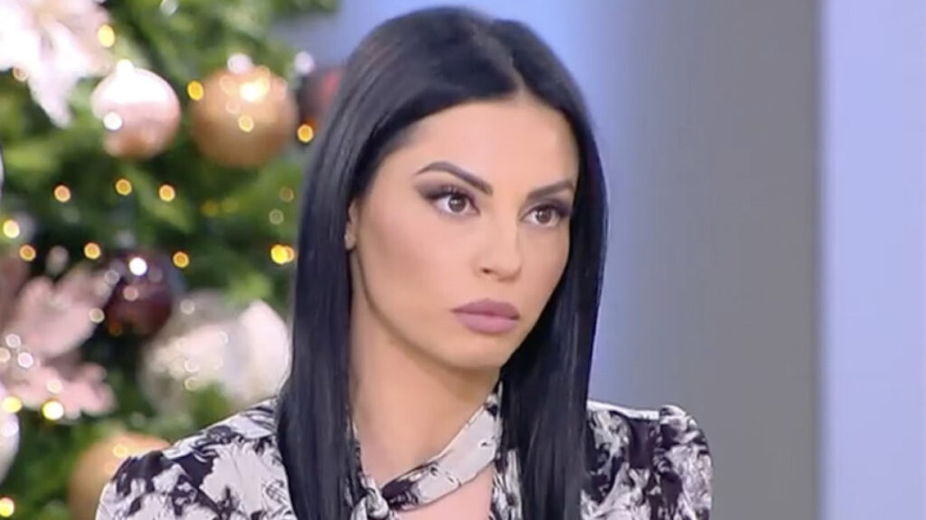 Δήμητρα Αλεξανδράκη: Άγνωστοι έσκισαν τα λάστιχα του αυτοκινήτου της - «Είστε σκουπίδια»
