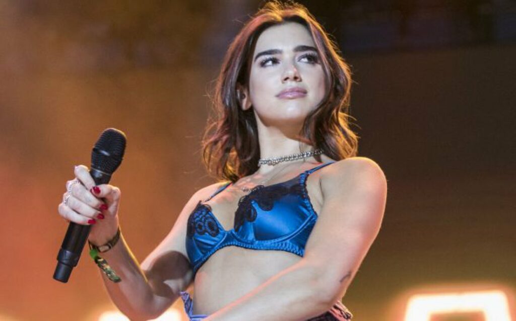 230226182628_dua lipa