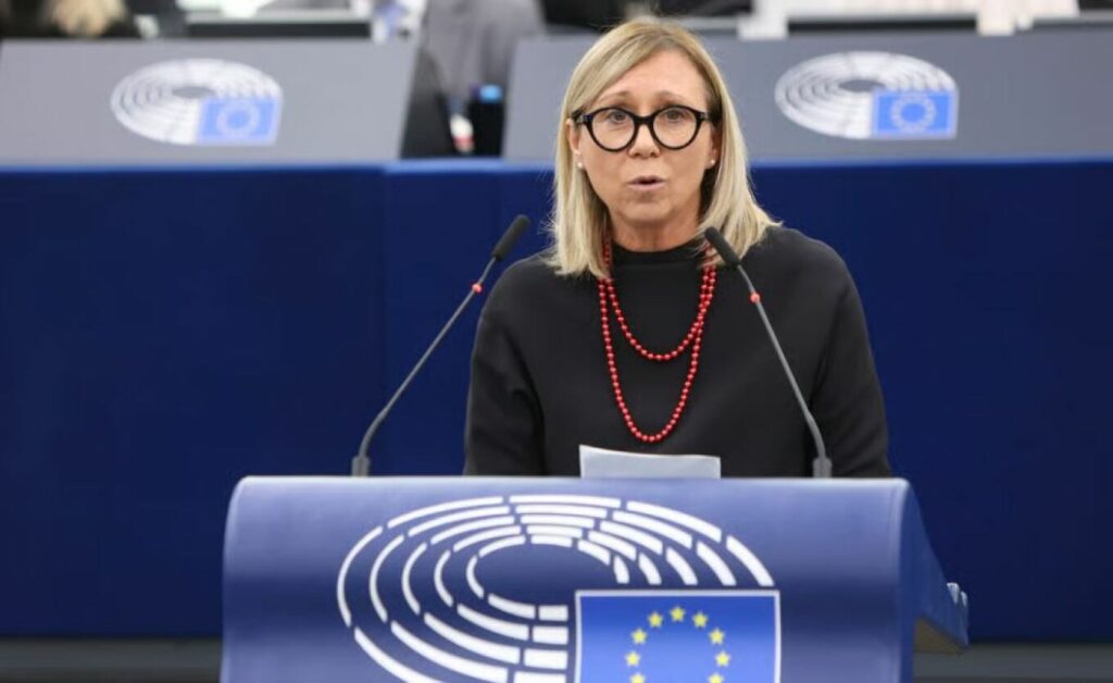 Ευρωβουλευτής της ακροδεξιάς ερευνάται για απάτη