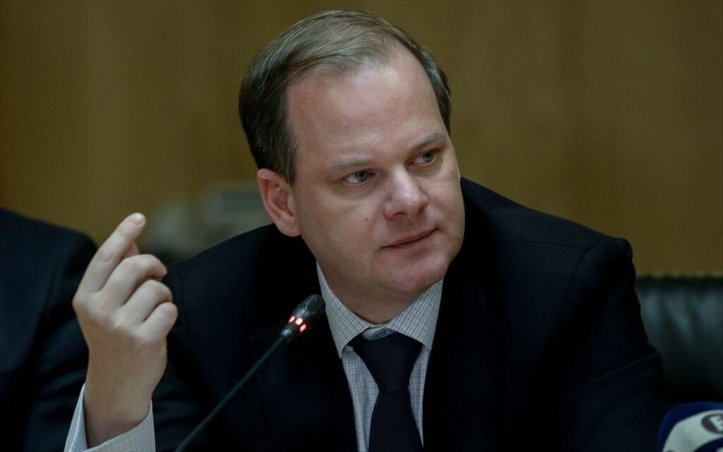 Βουλή: H συνεδρίαση της επιτροπής Θεσμών και Διαφάνειας με τους υπουργούς Υποδομών (Live)