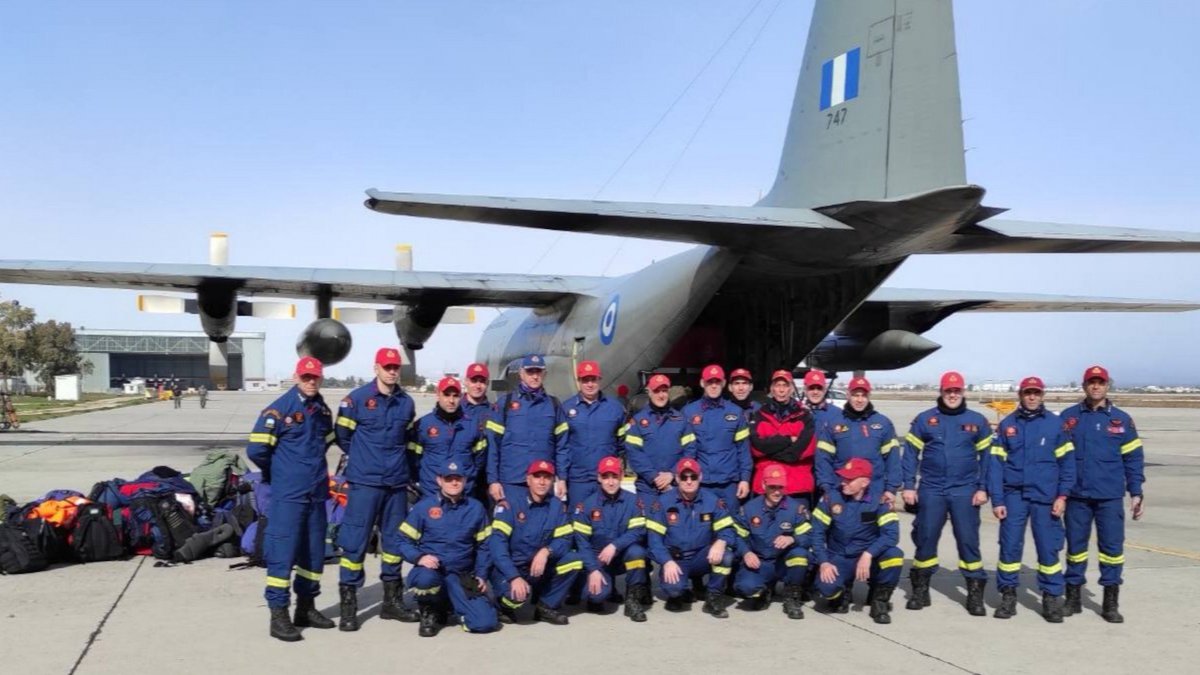 Αυτοί είναι οι 21 πυροσβέστες της ΕΜΑΚ που σπεύδουν για βοήθεια