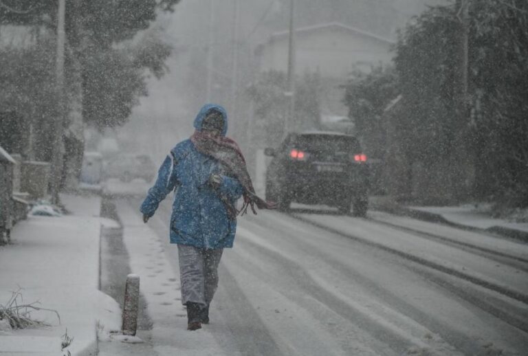 Κακοκαιρία «Μπάρμπαρα»: Νέο έκτακτο δελτίο καιρού - Πού θα χιονίζει ως την Πέμπτη