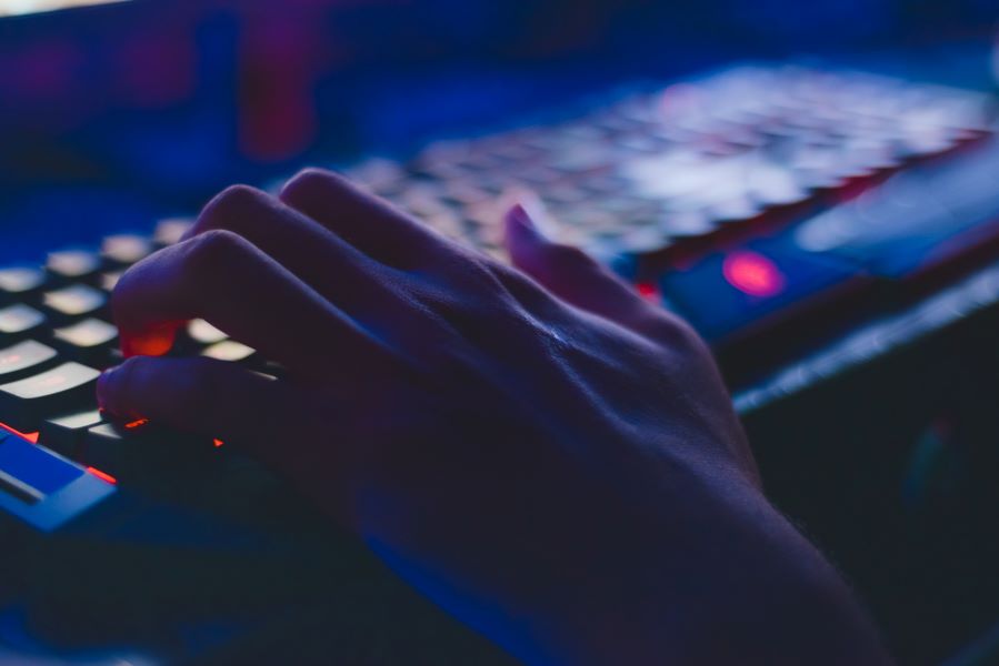 Νέα υπόθεση revenge porn: «Με απείλησε ακόμα και με καραμπίνα!», καταγγέλλει 40χρονη
