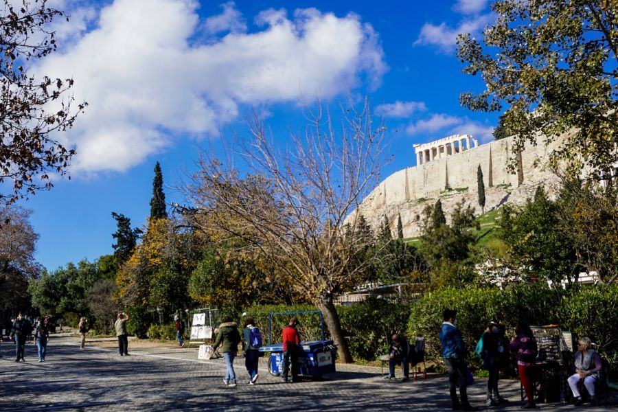 «Ανοιξιάτικος» ο καιρός σήμερα - Στους 19 βαθμούς η θερμοκρασία στην Αττική
